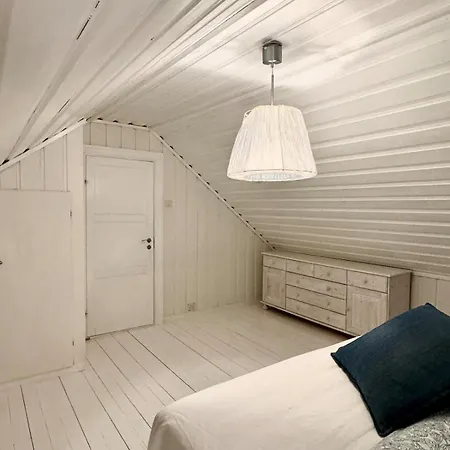 Apartament Enebolig Sentralt Pa